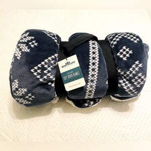 NWT Northeast Outfitters Navy Blue Sherpa Blanket 
50”x60”